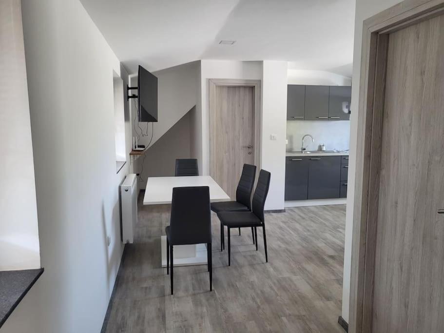 מריבור Jack Apartments מראה חיצוני תמונה